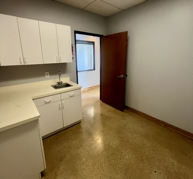 More Photos Of 13154 Coit Rd, Dallas Office For Lease