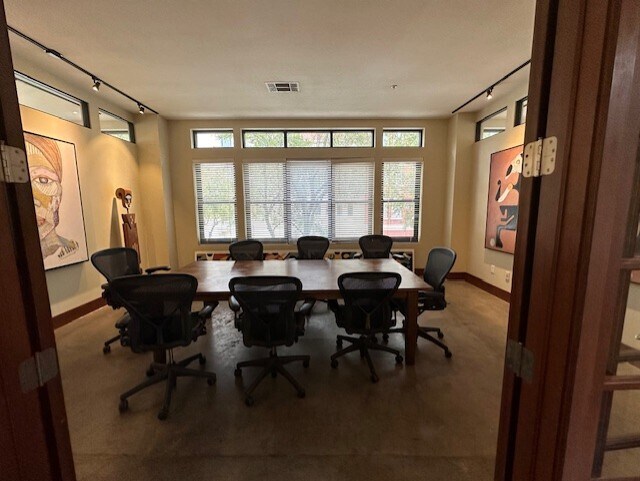 More Photos Of 3699 McKinney Ave, Dallas Freestanding For Lease