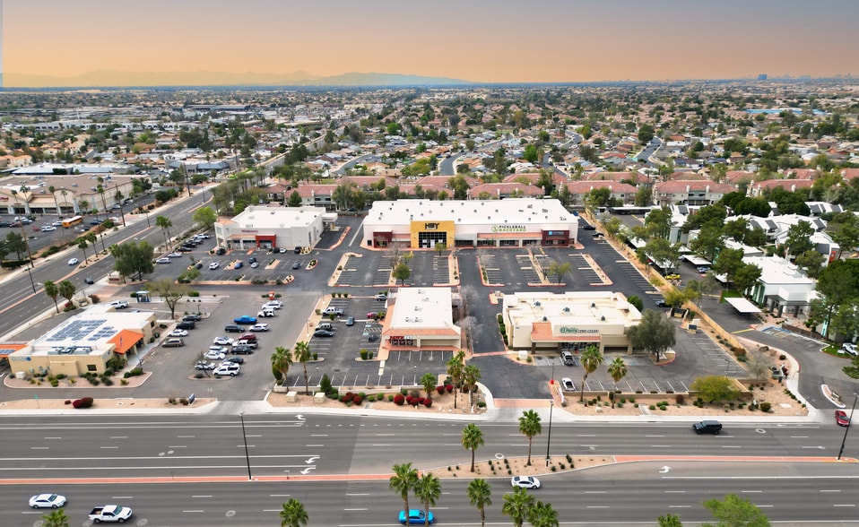 More Photos Of 868 N Gilbert Rd, Gilbert Freestanding For Lease