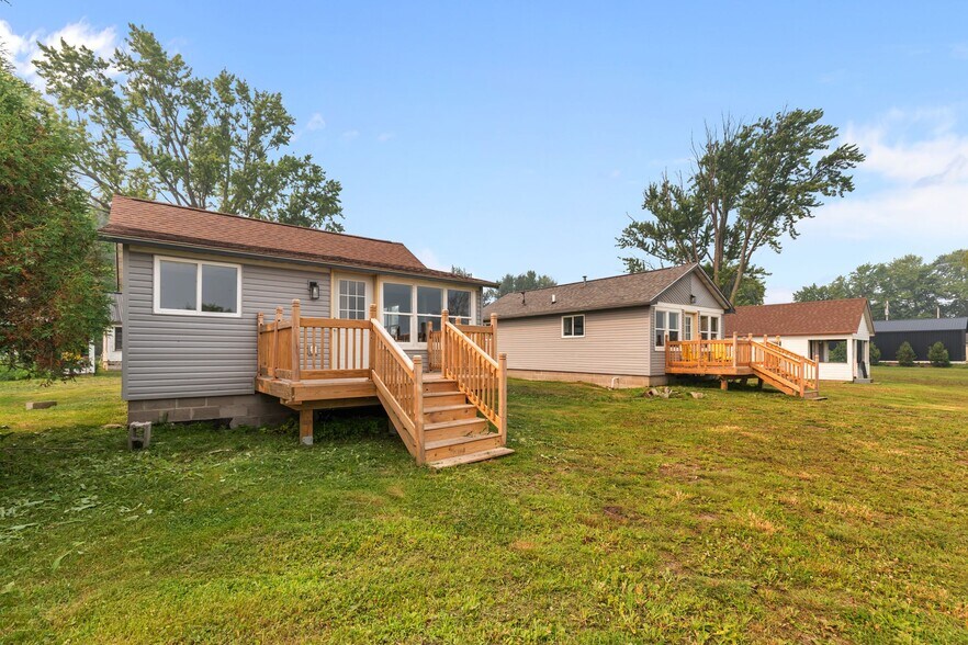 More Photos Of 138 E Front St, Marquette Trailer Camper Park For Sale