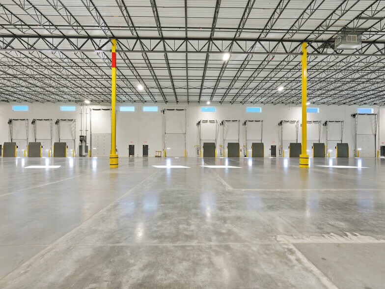 More Photos Of 2825 Riverside Pky, Grand Junction Warehouse For Lease