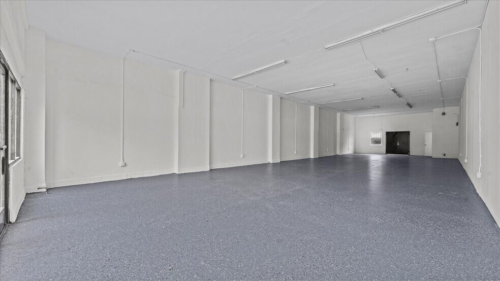 More Photos Of 11414 Long Beach Blvd, Lynwood Warehouse For Sale