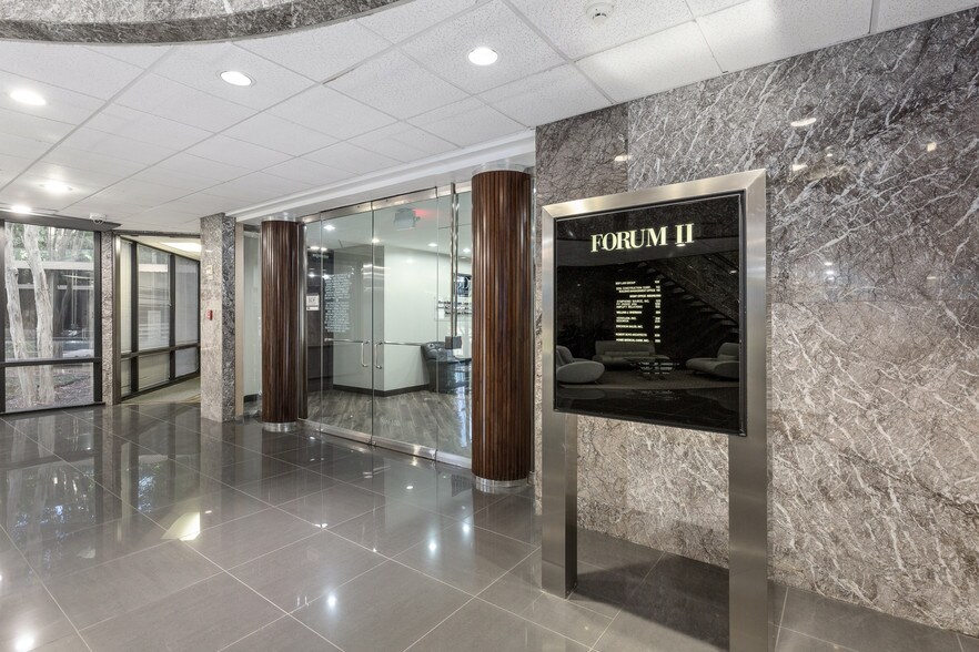 More Photos Of 4004 Belt Line Rd, Addison Unknown For Lease