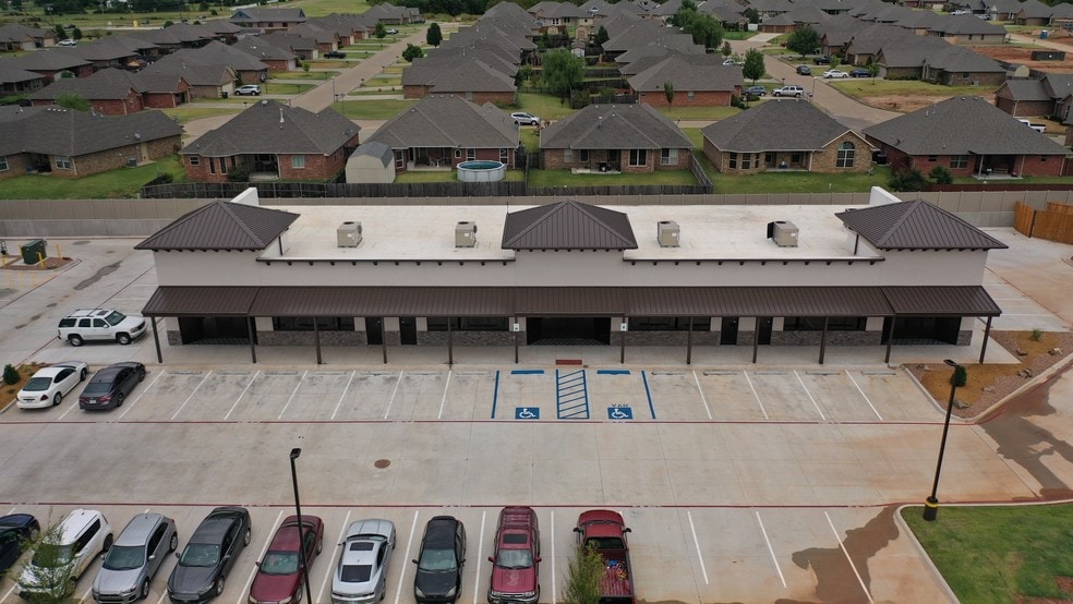 More Photos Of 1049 Vision Blvd, Shawnee General Retail For Lease