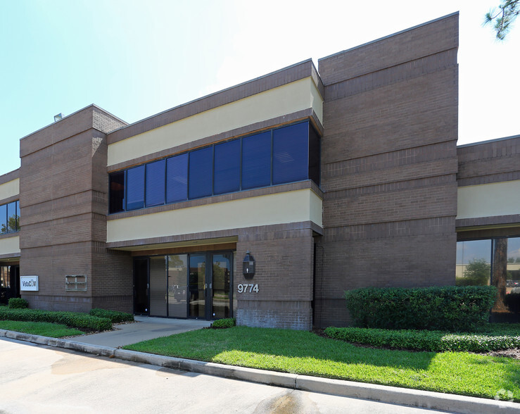 Primary Photo Of 9774 Whithorn Dr, Houston Light Distribution For Lease