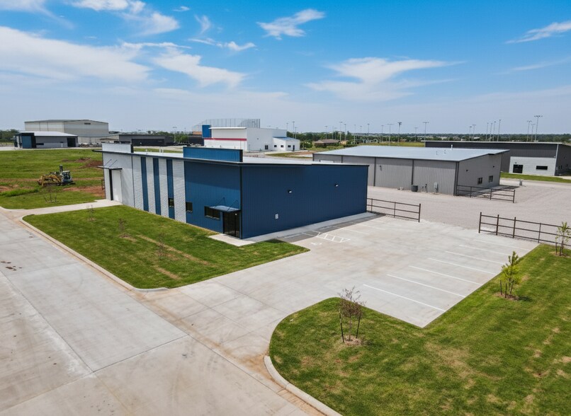 More Photos Of 617 NW 124th st, Oklahoma City Warehouse For Lease