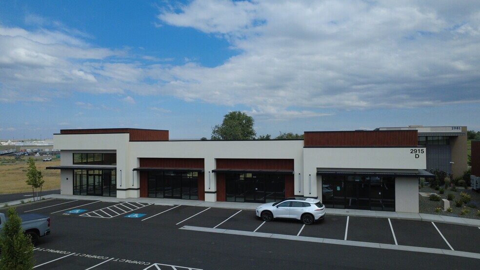 More Photos Of 2915 N 20th Ave, Pasco Office For Lease