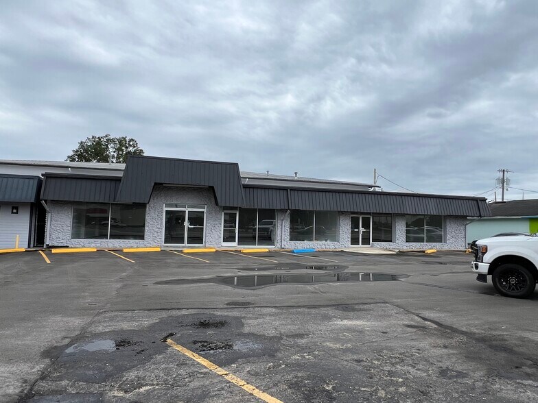 More Photos Of 411 W Madison St, Starke Storefront Retail Office For Lease
