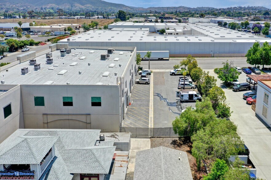 More Photos Of 250 S Pacific St, San Marcos Flex For Lease