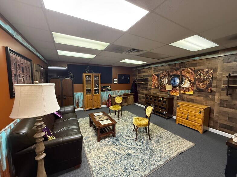 More Photos Of 8314 Browns Ln, Manassas Flex For Lease