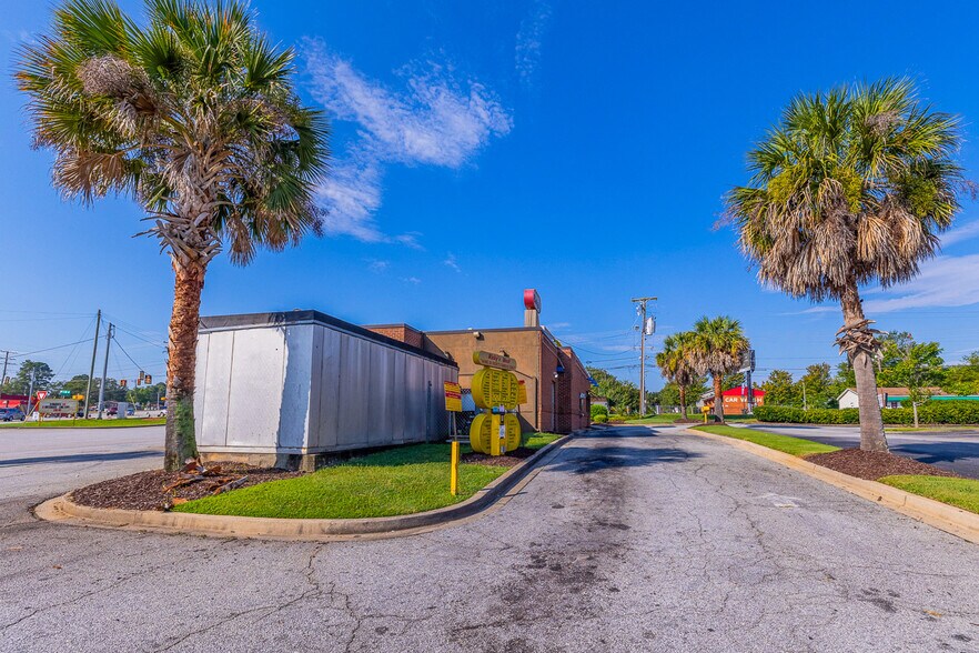 More Photos Of 497 E Blackstock Rd, Spartanburg Restaurant For Sale