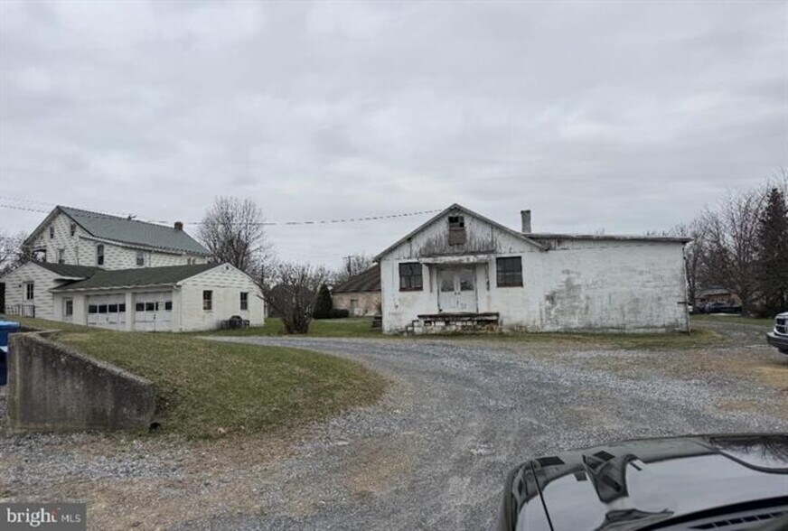 More Photos Of 2167 Main St, Lititz Flex For Sale