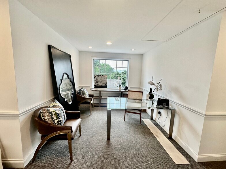 More Photos Of 1037 E Putnam Ave, Riverside Office For Lease