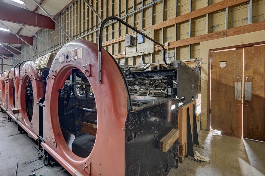 More Photos Of 233 College St, Schulenburg Sports And Entertainment For Sale