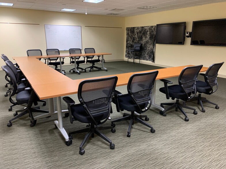 More Photos Of 3290 Cumberland Club Dr, Atlanta Office For Lease