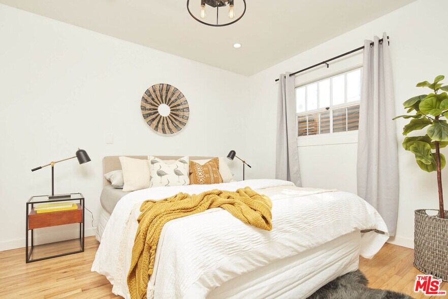 More Photos Of 2818 Abbot Kinney Blvd, Venice Apartments For Sale