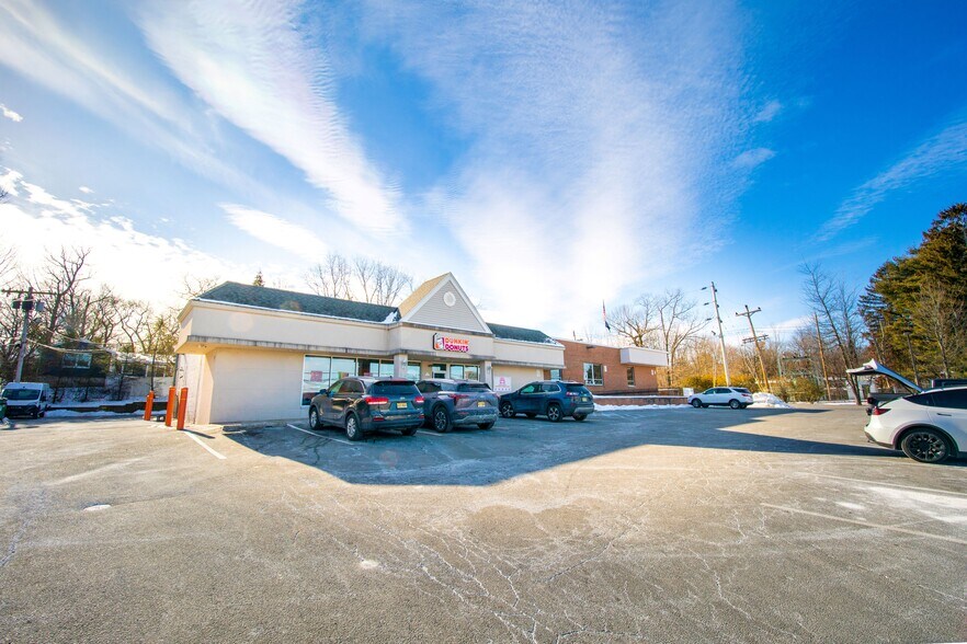 More Photos Of 32 Durban Ave, Hopatcong Freestanding For Sale