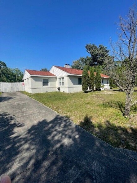 Primary Photo Of 4907 Oleander Dr, Wilmington Office Residential For Sale