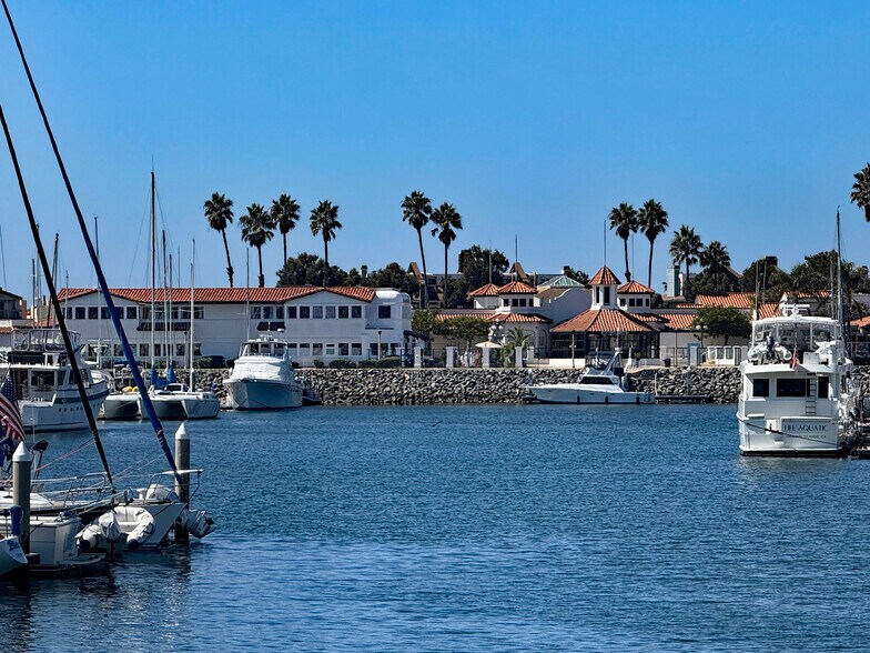 More Photos Of 2810 Harbor Blvd, Oxnard Unknown For Lease