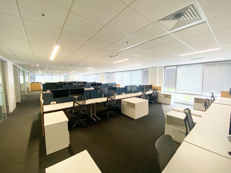 More Photos Of 1110 Sanctuary Pky, Alpharetta Office For Lease
