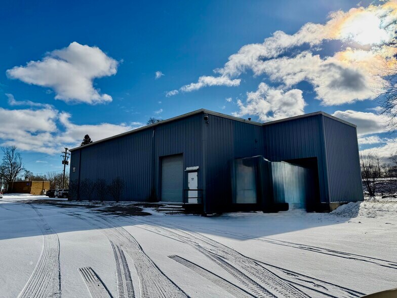 More Photos Of 1050 E Michigan Ave, Kalamazoo Warehouse For Sale