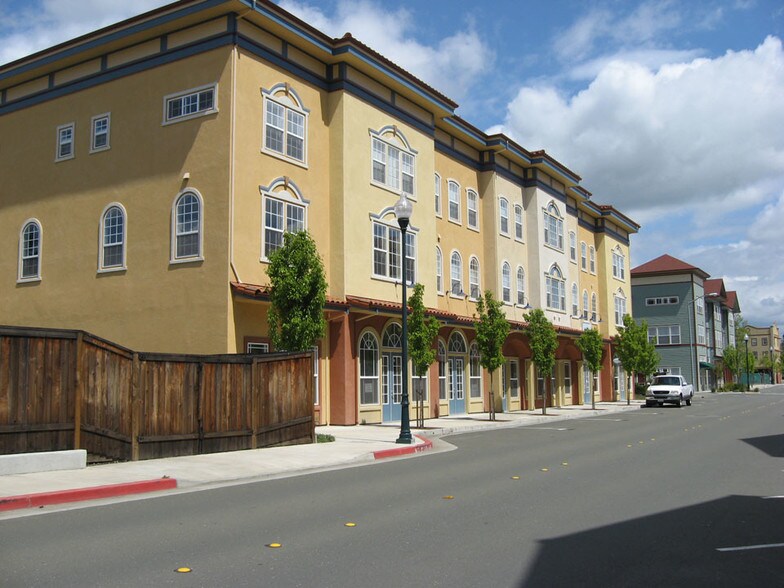 More Photos Of 220 Windsor River Rd, Windsor Apartments For Sale