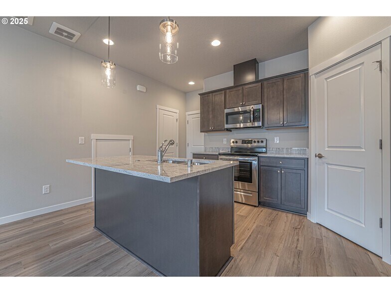 More Photos Of 4943 NE 2nd Ct, Vancouver Multifamily For Sale