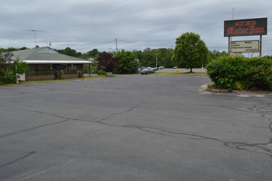More Photos Of 18 Fitchburg Rd, Ayer Hotel For Sale