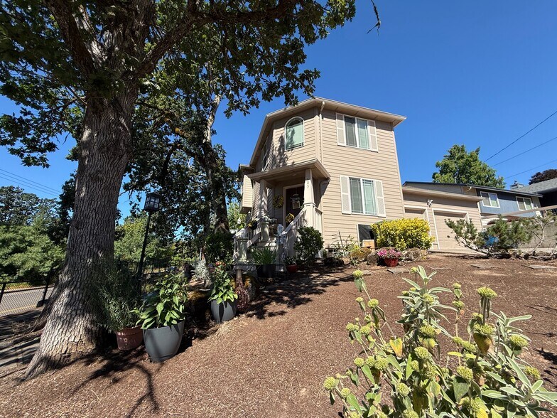 More Photos Of 505 Woodland Dr NW, Salem Multifamily For Sale