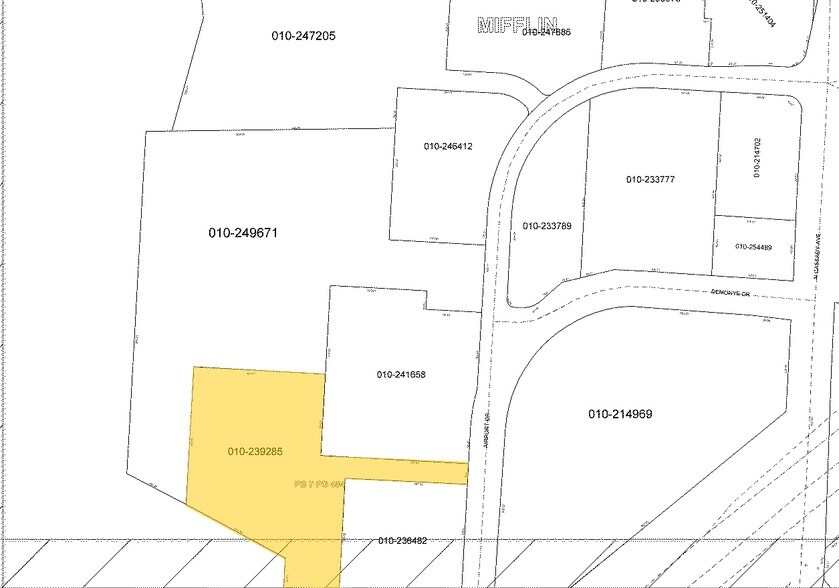 More Photos Of 2720 Airport Dr, Columbus Unknown For Lease