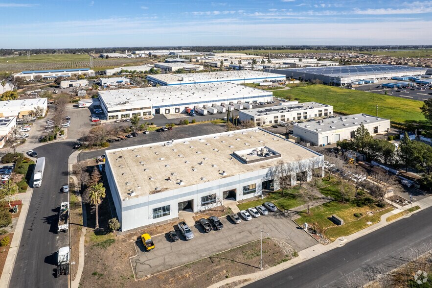 More Photos Of 907 Cotting Ln, Vacaville Manufacturing For Sale