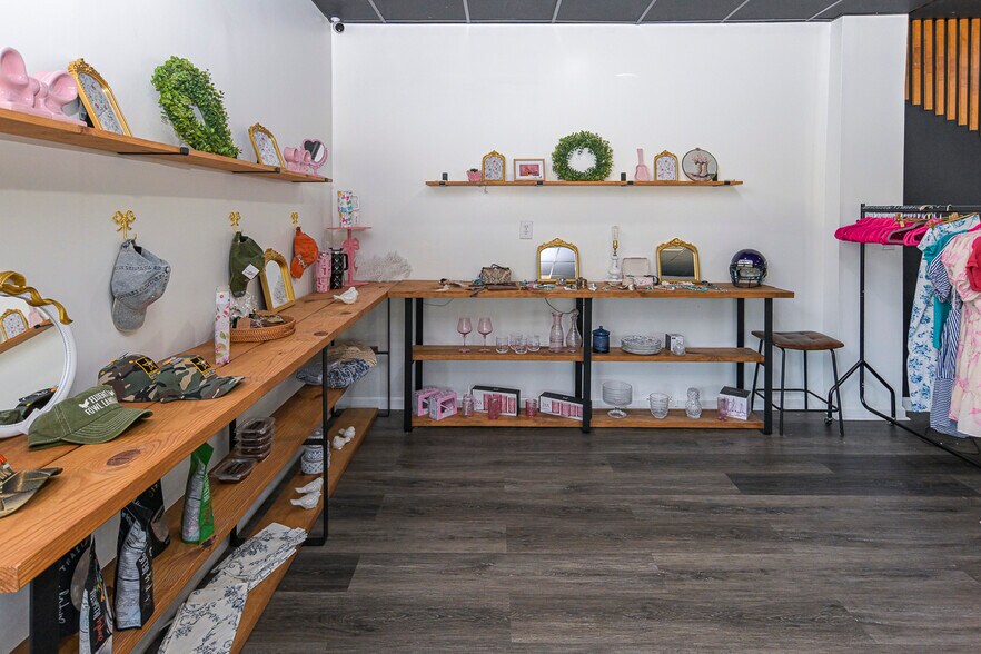 More Photos Of 806 Washington St W, Fayetteville General Retail For Sale