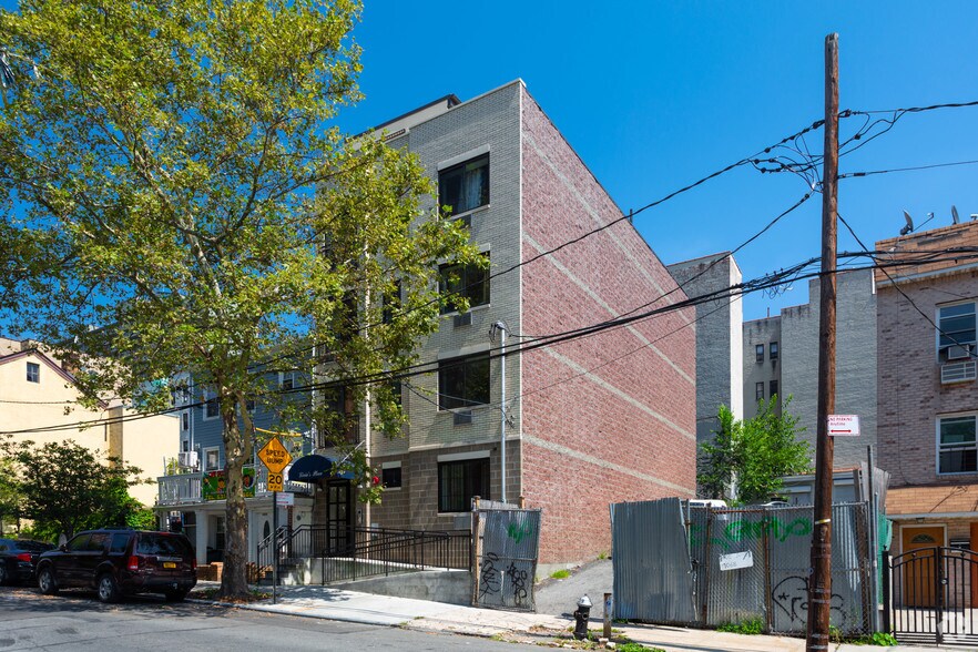 Primary Photo Of 1072 University Ave, Bronx Apartments For Sale