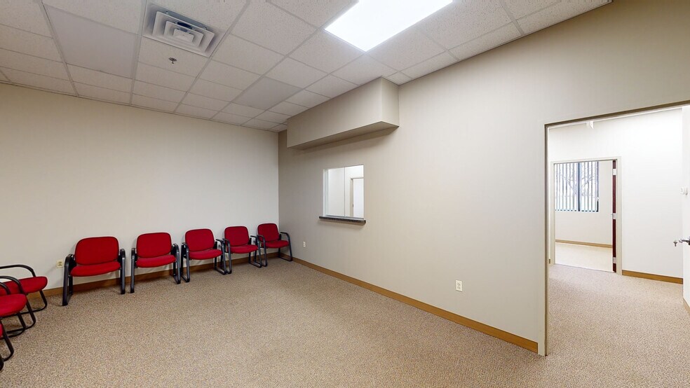 More Photos Of 16151 Weber Rd, Joliet Medical For Lease