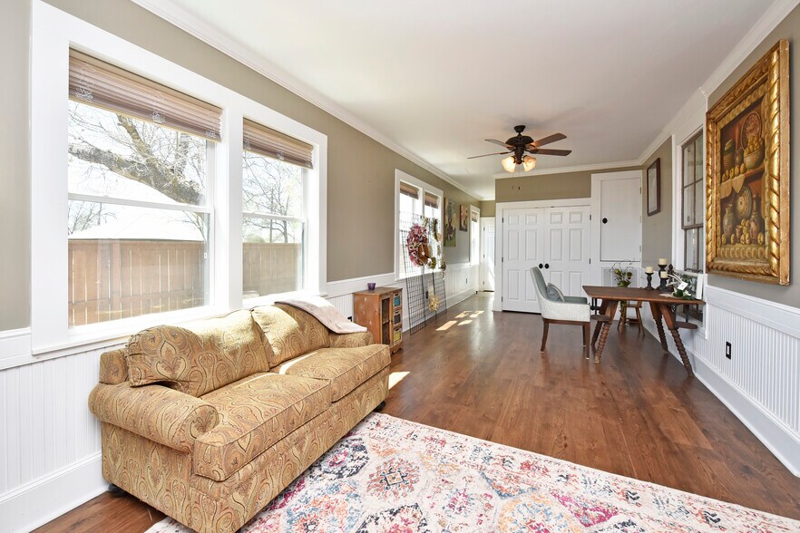 More Photos Of 315 Cedar St, New Ulm Specialty For Sale