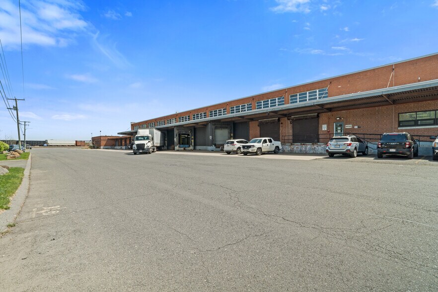 More Photos Of 26 Sears Way, West Springfield Distribution For Lease