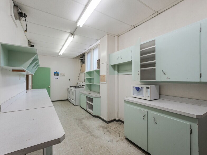 More Photos Of 9630 74 Av NW, Edmonton Flex For Sale