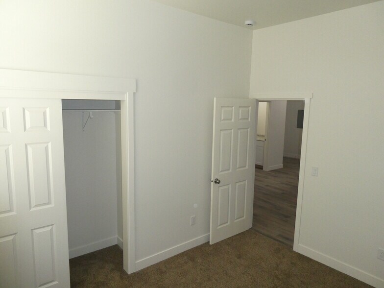 More Photos Of 119 S Wasson St, Coos Bay Apartments For Sale