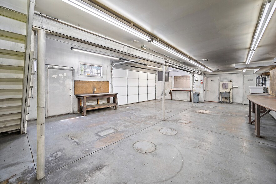 More Photos Of 18 1/2 Swope Ave, Colorado Springs Light Distribution For Sale