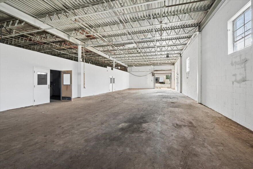 More Photos Of 60 E 4th St, Somerville Manufacturing For Lease