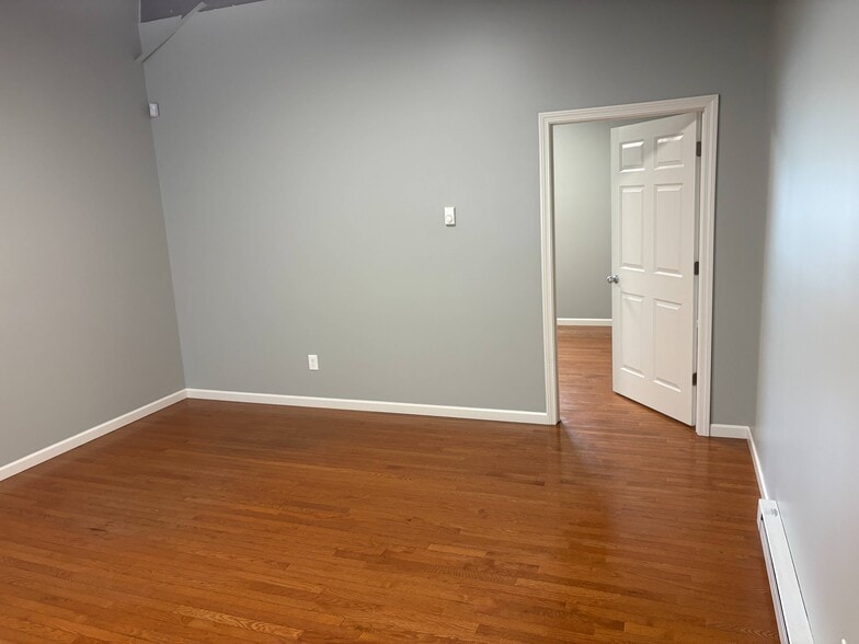 More Photos Of 324 Alumni Rd, Newington Warehouse For Lease