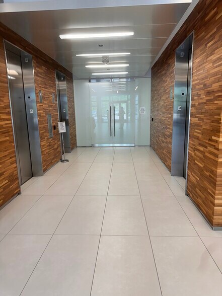 More Photos Of 332 State Highway 332, Lake Jackson Office For Lease