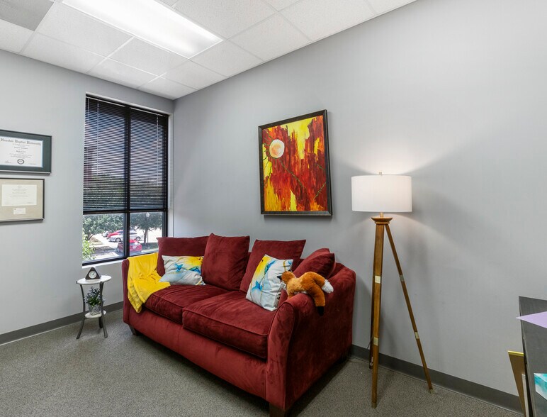 More Photos Of 52 Sugar Creek Center Blvd, Sugar Land Office For Lease