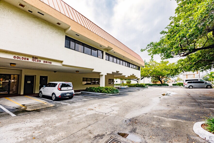 More Photos Of 501 Golden Isles Dr, Hallandale Beach Office For Lease