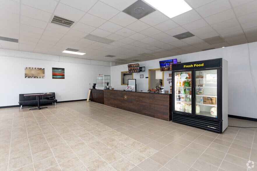 More Photos Of 700 N Cannon Blvd, Kannapolis Storefront Retail Office For Lease