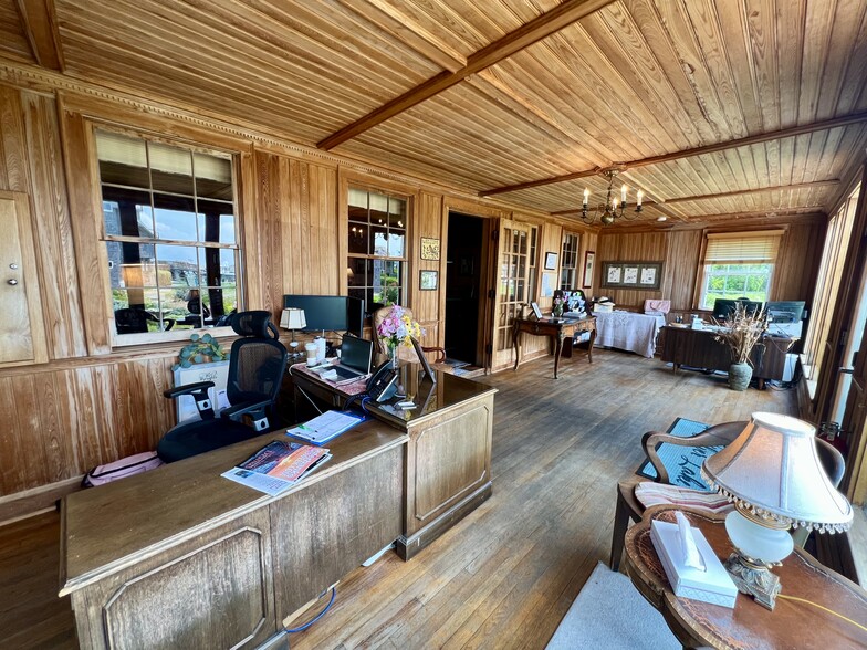 More Photos Of 155 Silver Lake Dr, Ocracoke Hospitality For Sale