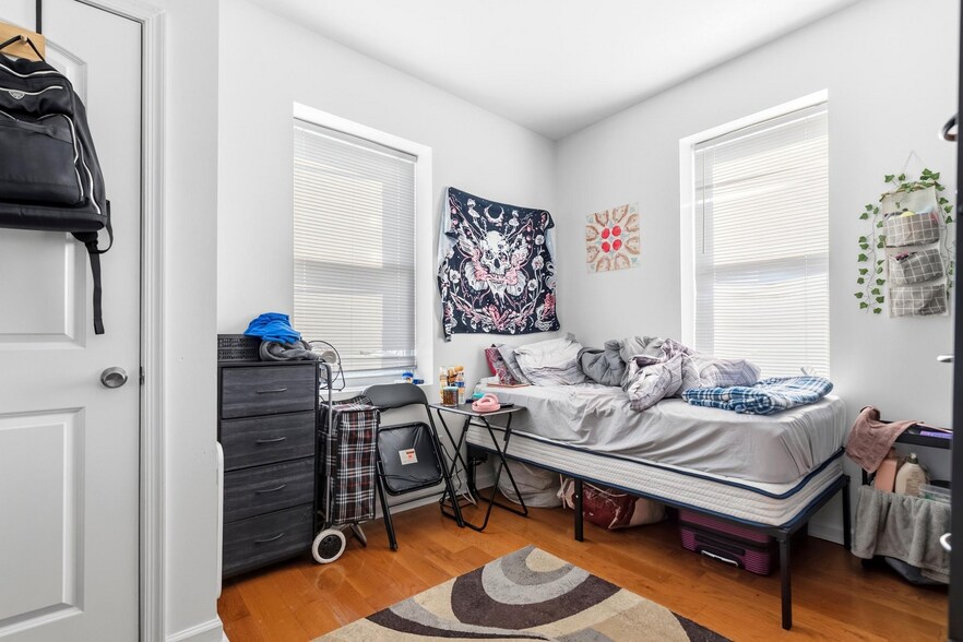 More Photos Of 825 N 41st St, Philadelphia Apartments For Sale