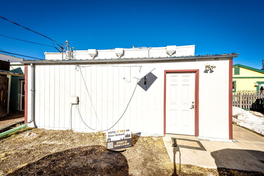 More Photos Of 228 Comanche St, Kiowa Office For Sale