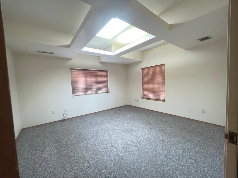More Photos Of 1709 Girard Blvd NE, Albuquerque Medical For Lease