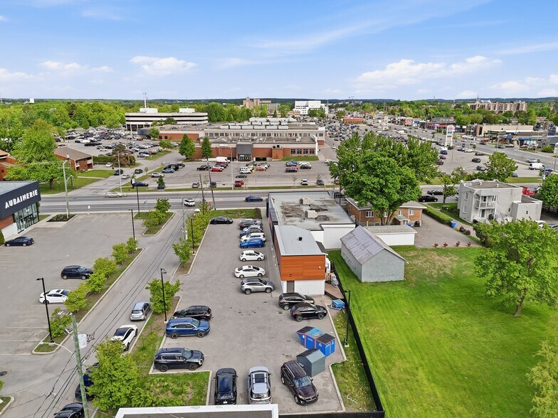 More Photos Of 625 Av 11E, Saint-jerome Freestanding For Lease